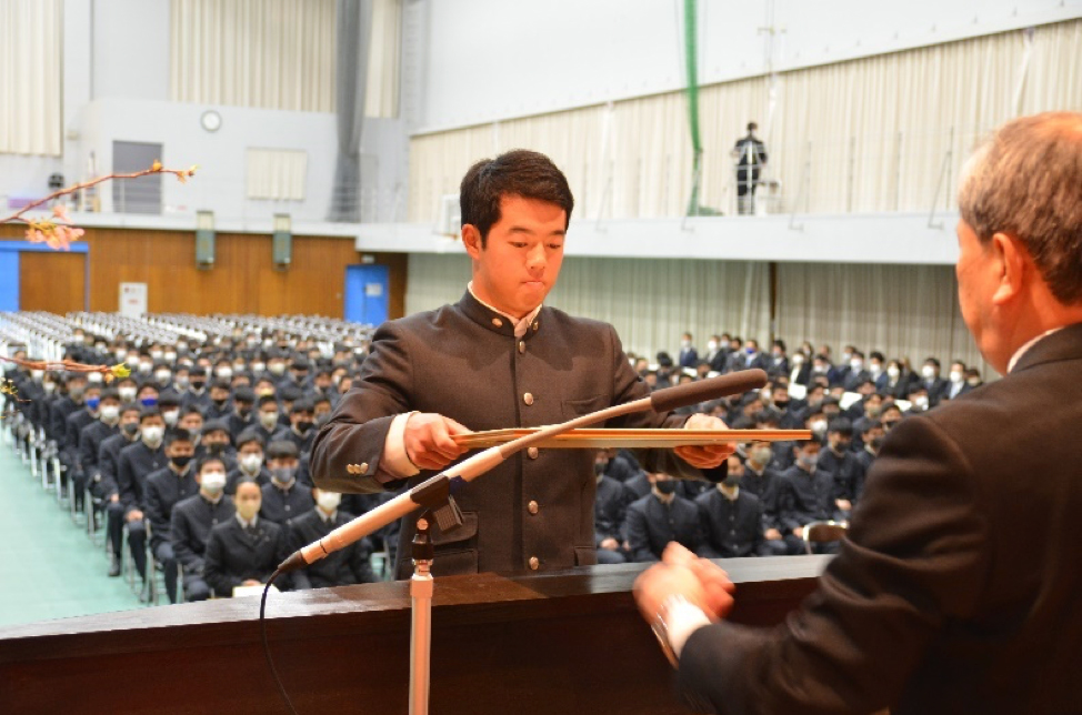 全国総合学科高等学校長協会賞　四元謙太郎君（総合学科・南種子中出身）