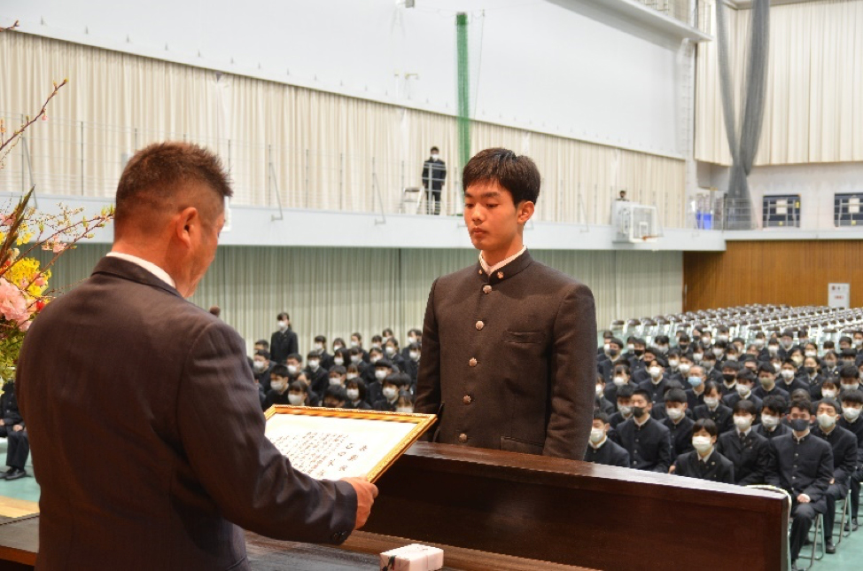 PTA会長賞　代表　石田朱舞君（普通科・財部中出身）